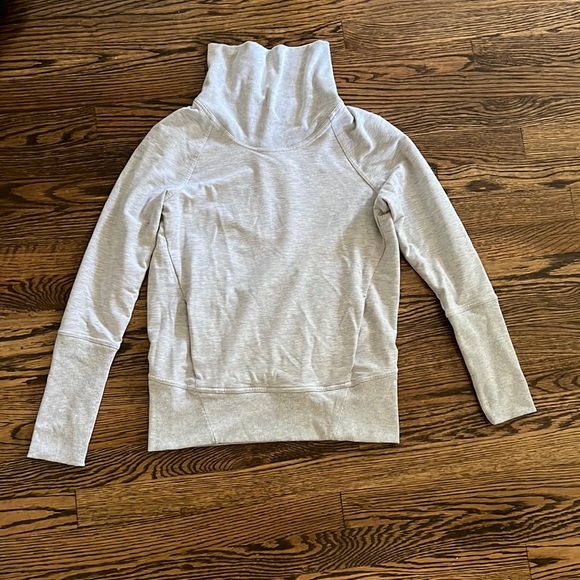 Lululemon High Lines Pullover - Picture 2 of 6